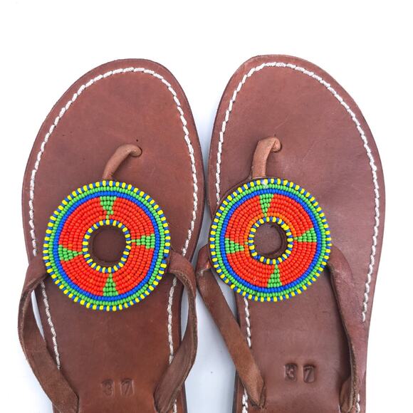 Aspiga Boho Artsy Hand Crafted Glass Beaded Medallion Leather Thong Sandal 37 - Picture 2 of 6